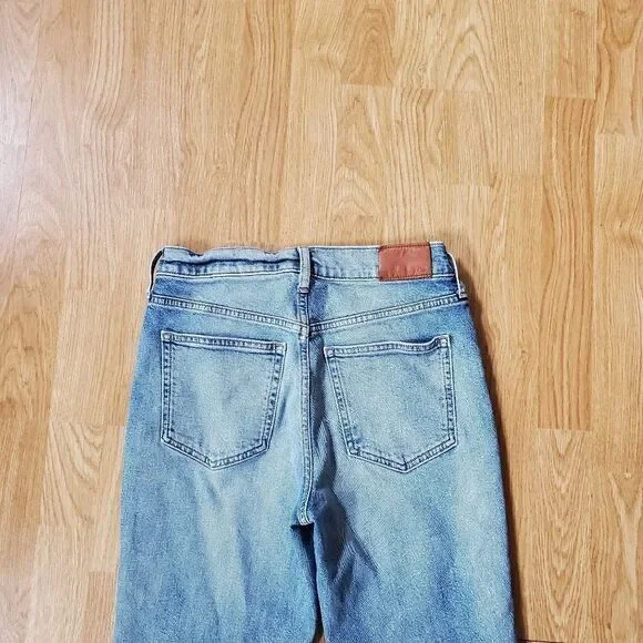 ✨J. CREW✨ High-rise '90s Classic Straight-fit Jean - [Size 26x26] - Picture 9 of 15